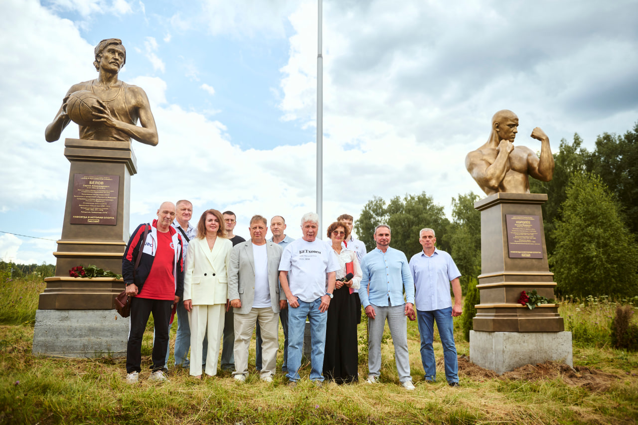 korol-ringa-i-basketbolnyj-snajper-novye-geroi-allei-sportivnoj-slavy